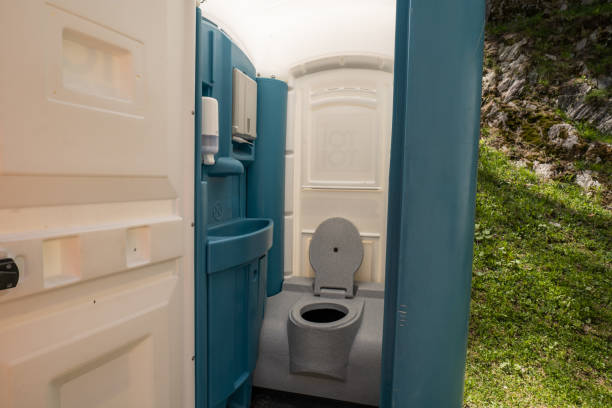 Porta potty delivery and setup in Goodyear, AZ